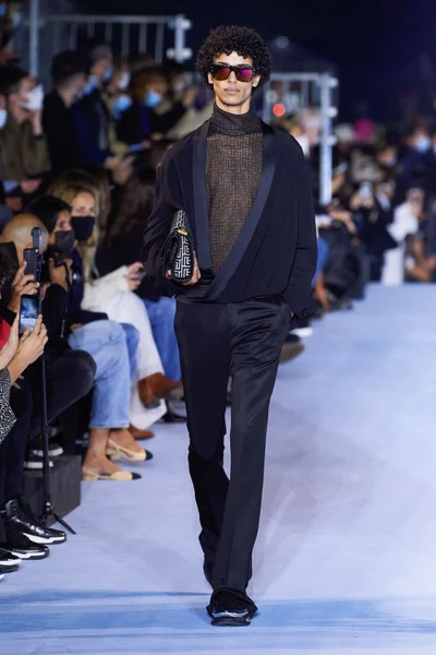 Look 137